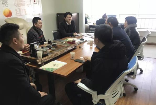 陪同政府園區(qū)對接考察食品飲料加工投資選址項目,將進(jìn)一步推進(jìn)項目落地 陪同政府園區(qū)對接考察食品飲料加工投資選址項目,將進(jìn)一步推進(jìn)項目落地