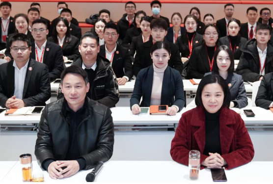 火力全開！“大干100天”競賽活動完美收官！1月中旬，集團成功通過43個優(yōu)質(zhì)投資選址項目