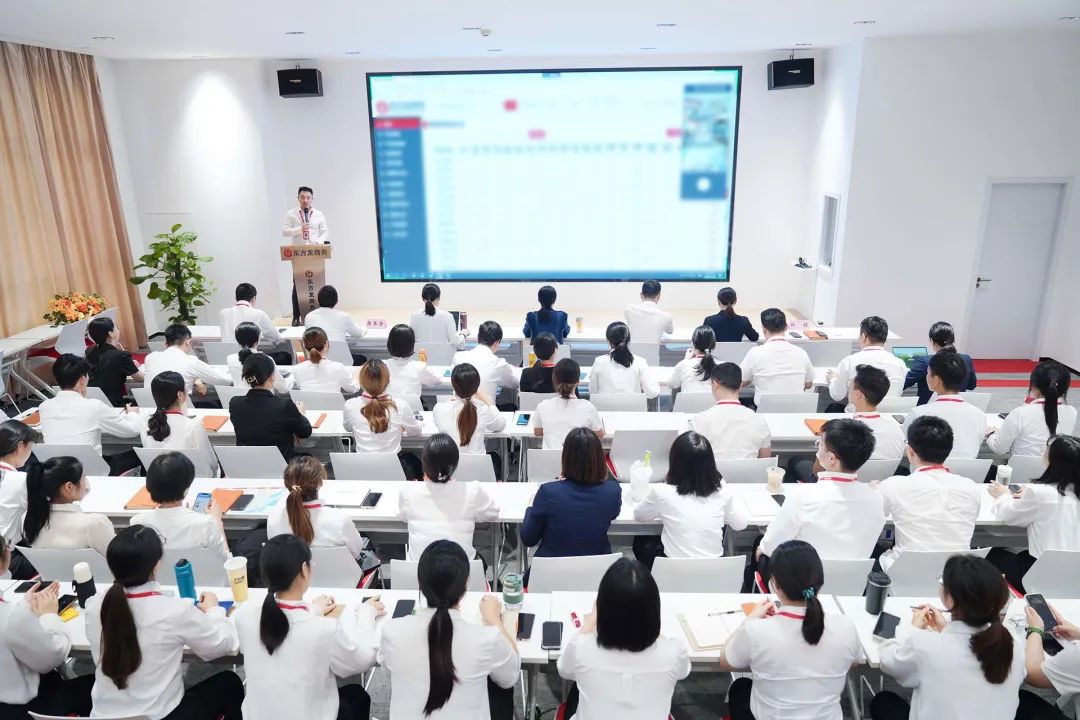 提振信心，練好“內(nèi)功”，開(kāi)拓市場(chǎng)！9月中旬，集團(tuán)成功通過(guò)27個(gè)優(yōu)質(zhì)投資選址項(xiàng)目