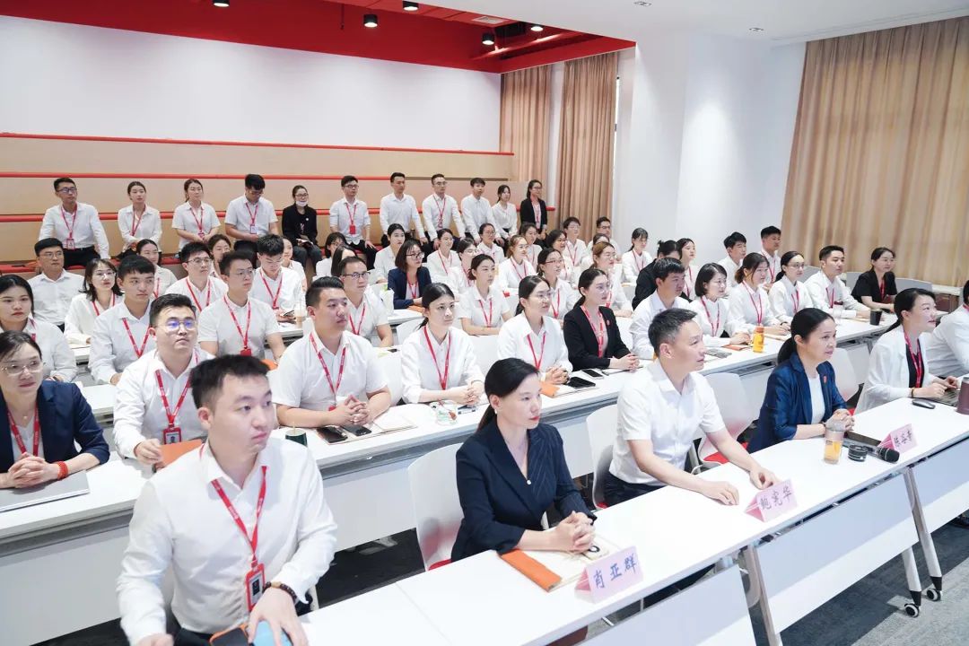 提振信心，練好“內(nèi)功”，開(kāi)拓市場(chǎng)！9月中旬，集團(tuán)成功通過(guò)27個(gè)優(yōu)質(zhì)投資選址項(xiàng)目