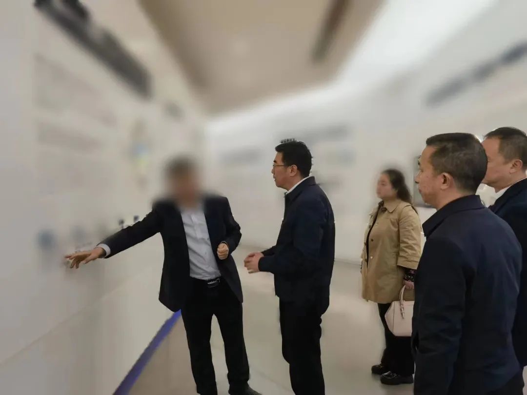 案例成熟，全國擁有十幾個生產基地！貴州某地方政府實地對接考察大型集團建筑新材料投資選址項目