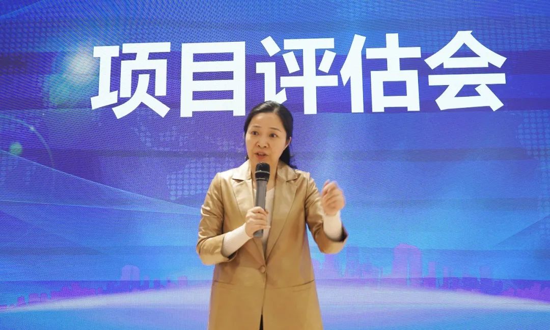 承接進(jìn)博效應(yīng)，推進(jìn)全球招商！11月上旬，集團(tuán)共40個(gè)優(yōu)質(zhì)投資選址項(xiàng)目通過評(píng)估