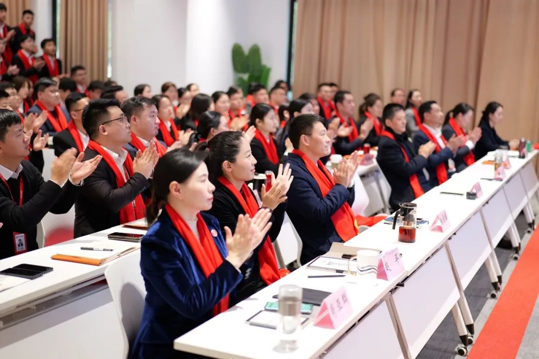 龍行龘龘，開拓新程！東方龍商務集團舉行成立10周年暨2023年度總結表彰大會