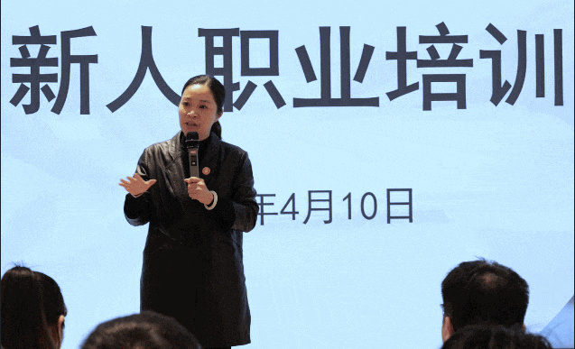 新起點，新目標(biāo)，新征程！東方龍商務(wù)開展為期2天的新人集中培訓(xùn)！