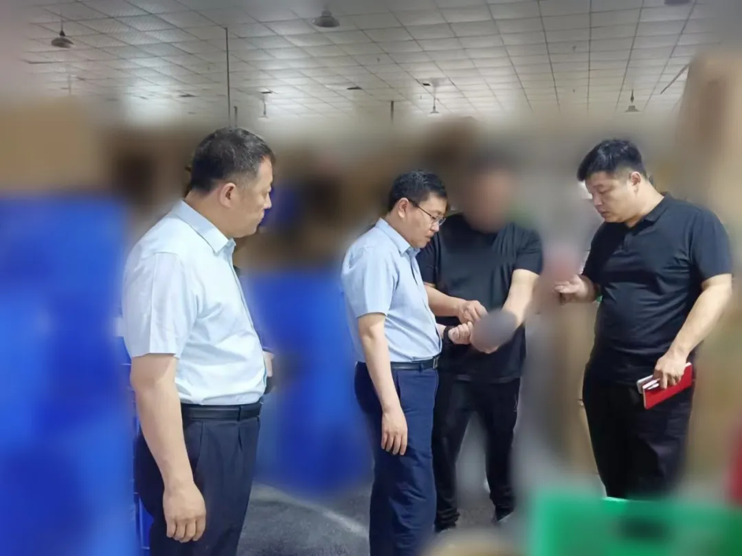 安德瑪、銳步等品牌合作商，深受國際市場青睞！山東某地方政府實地對接品牌鞋服擴建投資選址項目
