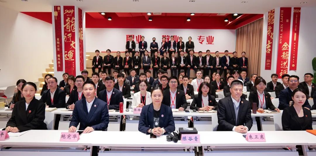 節(jié)前沖刺，含11家上市公司、國(guó)企央企、外資及500強(qiáng)企業(yè)對(duì)外布局項(xiàng)目！4月下旬，集團(tuán)共42個(gè)優(yōu)質(zhì)投資選址項(xiàng)目通過評(píng)估