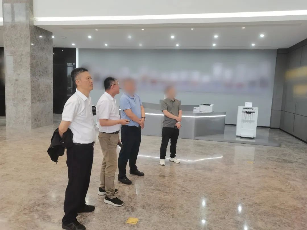 為國內(nèi)一線車企供貨，發(fā)展迅速，影響力深厚！專精特新車載液晶顯示模組擴建投資選址項目方實地考察山東某地方政府