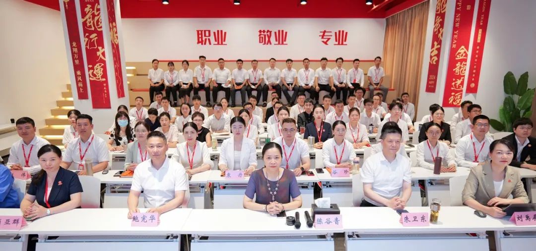 無(wú)懼高溫“烤”驗(yàn)，催化項(xiàng)目落地火熱進(jìn)行時(shí)！7月下旬，集團(tuán)共37個(gè)優(yōu)質(zhì)投資選址項(xiàng)目通過(guò)評(píng)估