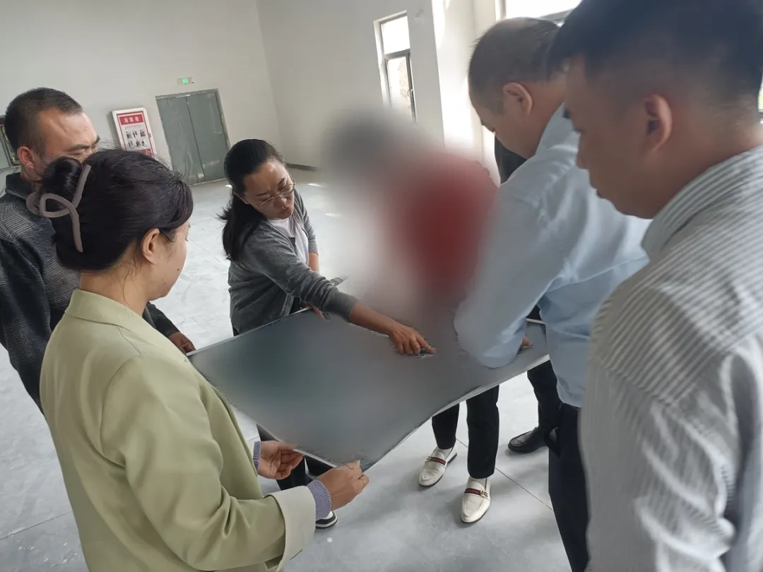 深耕行業(yè)30余年，訂單充足！老牌壓電電子器件搬遷擴建投資選址項目方實地考察貴州某地方政府