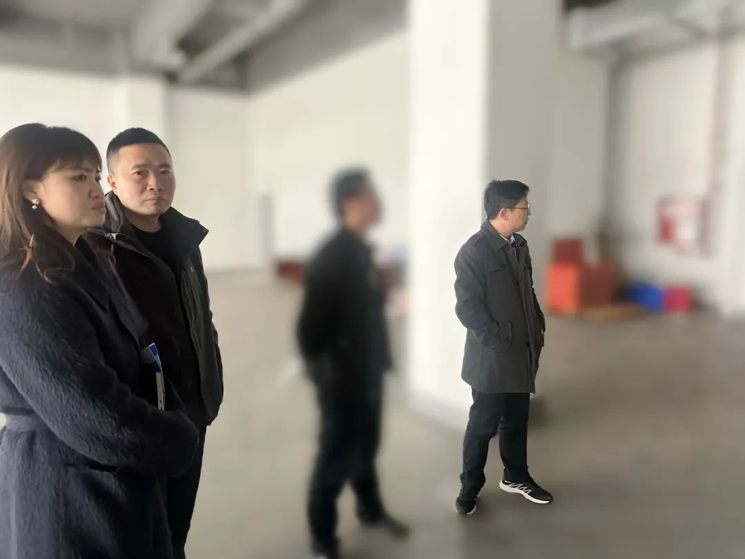 投資額15億，年產(chǎn)值20億！高端功能性新材料生產(chǎn)擴建投資選址項目方反向考察四川某地方政府