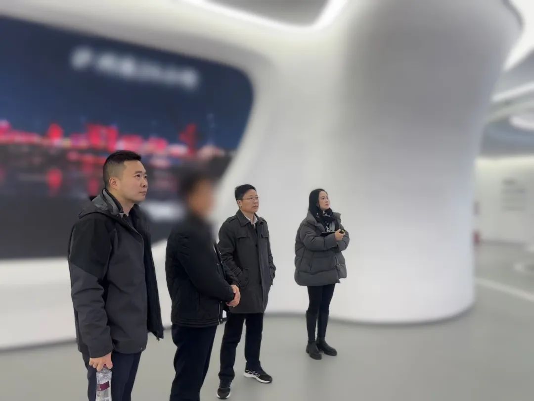 投資額15億，年產(chǎn)值20億！高端功能性新材料生產(chǎn)擴建投資選址項目方反向考察四川某地方政府