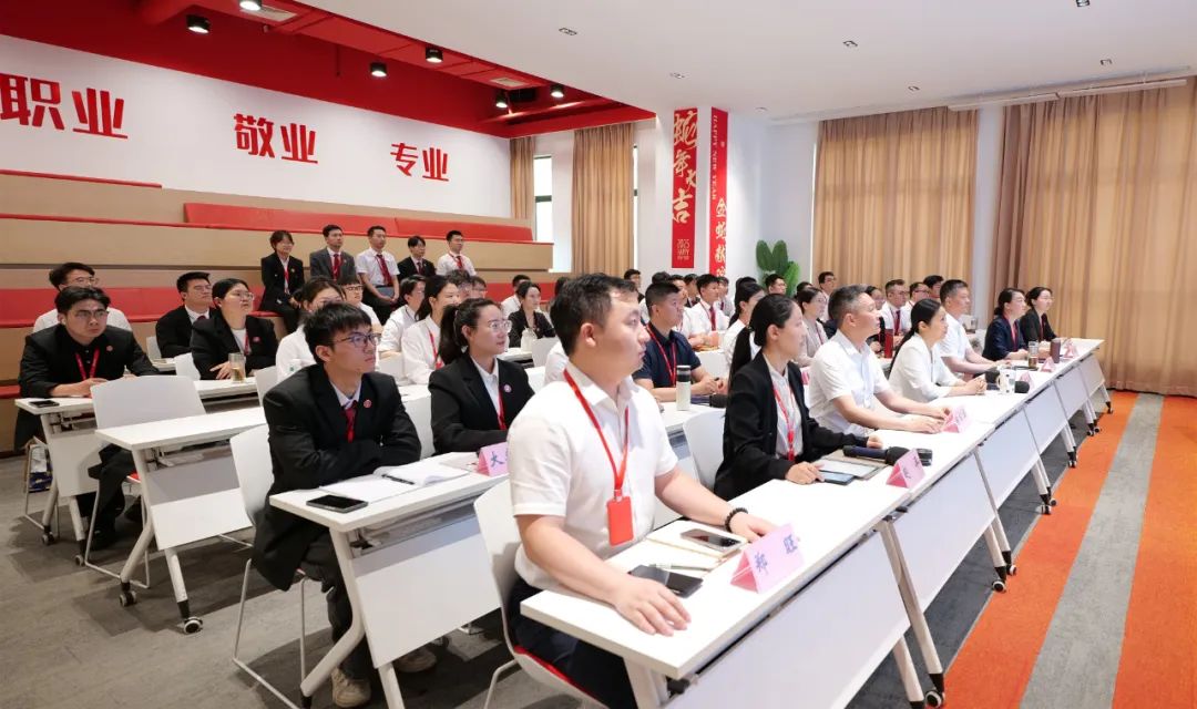 聚集大產(chǎn)業(yè)、大鏈主項(xiàng)目，帶動(dòng)大發(fā)展！5月下旬，集團(tuán)共31個(gè)優(yōu)質(zhì)投資選址項(xiàng)目通過評(píng)估