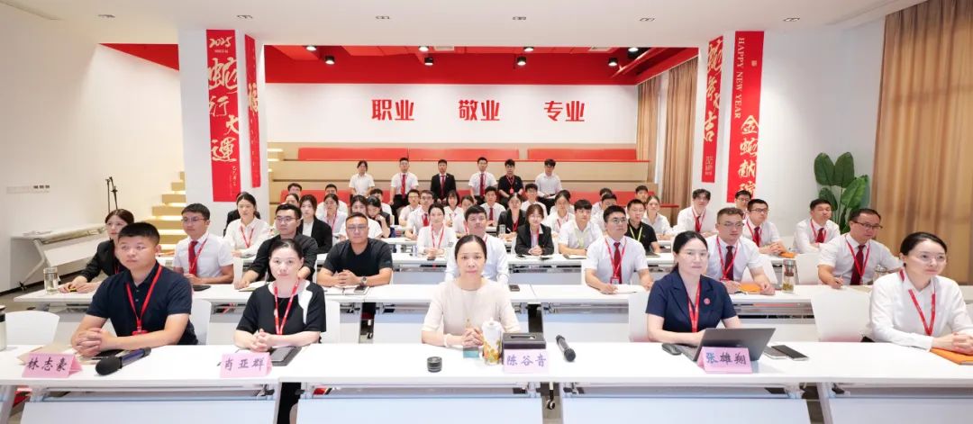 早拜訪、深研判；精對(duì)接，推落地！7月下旬，集團(tuán)共30個(gè)優(yōu)質(zhì)投資選址項(xiàng)目通過(guò)評(píng)估
